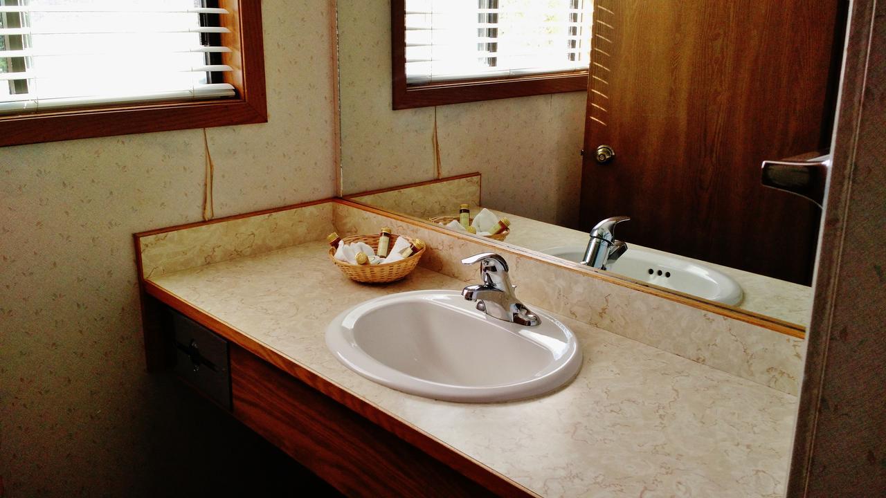 East Glacier Motel&cabins Motel 5*