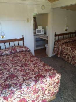 East Glacier Motel&cabins Motel 5*